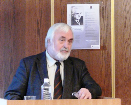 Prof. Zigmantas Kiaupa savo mokytoju vadina taip pat ir prof. Juozą Jurginį