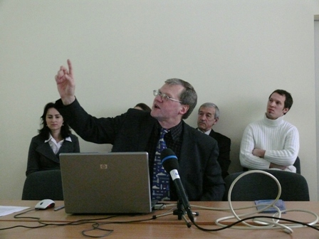 Vilniaus universiteto Lazerinių tyrimų centro vedėjas prof. habil. dr. Valdas Sirutkaitis pasakoja apie lazerių kūrėjų siekius; 