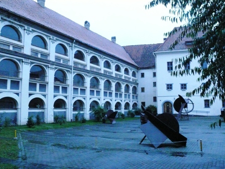 Lietuvos technikos biblioteka įsikūrusi buvusiame Šv. Ignoto jėzuitų naujokyno pastate