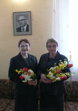 Kupiškyje minint istoriko Broniaus Dundulio 100-ąsias gimimo metines profesoriaus dukterys Ieva Šenavičienė ir Daiva Senulienė