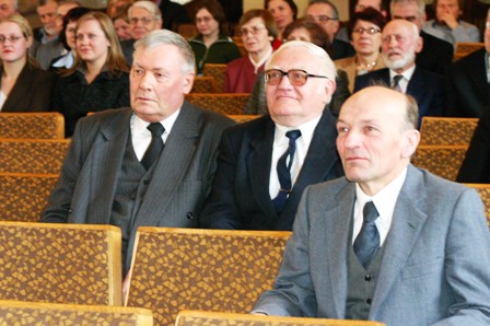  Prof. Algirdo Juozapo Gaigalo (1933–2009), dr. Algirdo Matulevičiaus ir dr. Vytauto Spečiūno (1946–2008) medžiaga panaudota daugelyje Lietuvoje išleistųjų enciklopedijų yra ir enciklopedijoje „Lietuva“