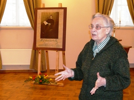 Marijos ir Jurgio Šlapelių muziejaus direktorė Alma Gudonytė Signatarų namuose pasakoja, kodėl nerastas Lietuvos Nepriklausomybės Aktas