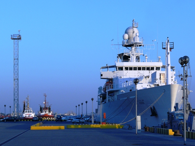 Jūrų ir vandenynų tyrimų laivas „USNS Henson“ jau išraižė mažiausiai tris vandenynus