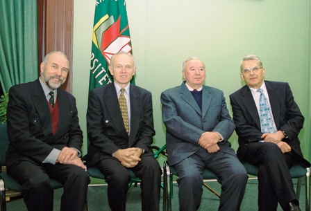 KPI (KTU) rektoriai veteranų klubo „Emeritus“ steigiamojo susirinkimo metu 2002 m. gruodžio 10 dieną. Iš kairės: Kęstutis Kriščiūnas, Vladislovas Domarkas, Marijonas Martynaitis, Ramutis Bansevičius