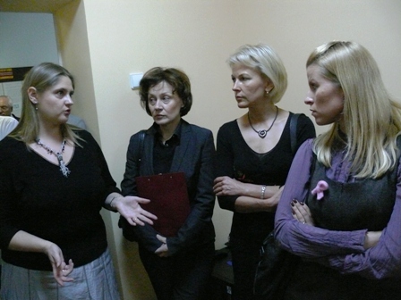 Diagnostinės radiologijos skyriaus vedėja dr. Rūta Grigienė, LNK generalinė direktorė Zita Sarakienė, fotografė  Eglė Mėlinauskienė ir LNK žurnalistė Rūta Mikelkevičiūtė