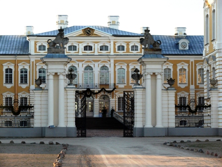 Rundalės pilies muziejus – vienas įspūdingiausių Latvijoje
