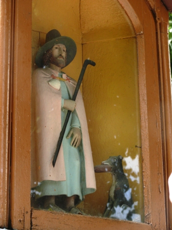 Šv. Roko skulptūra Palangos Švč. Mergelės Marijos Ėmimo į dangų bažnyčios šventoriuje