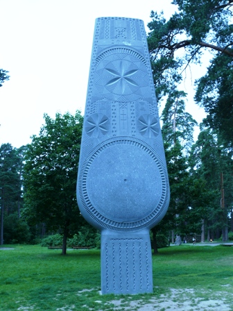 Skulptoriaus Tado Gutausko paminklas „Vienybės medis“ Vingio parke