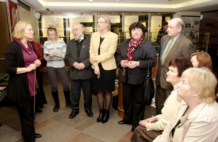 Anykštėnų ekskursija Lietuvos banko Pinigų muziejuje. Pasakoja gidė Aušra Skardžiukienė. 2011 m.