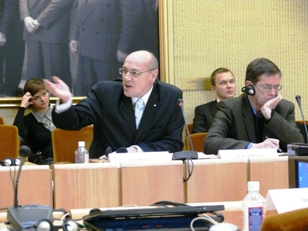Vokietijos Bundestago Europos Sąjungos reikalų komiteto pirmininko pavaduotojas Kurtas Bodevikas (Kurt Bodevik) ir Vilniaus universiteto Tarptautinių santykių ir politikos mokslų instituto docentas Kęstutis Girnius