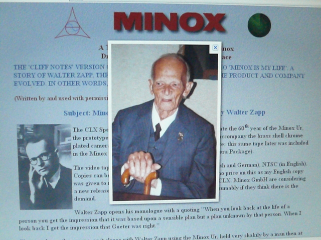 Portatyvaus fotoaparato „Minox“ išradėjas Valteris Capa (Walter Zapp) jaunystėje ir garbingame amžiuje