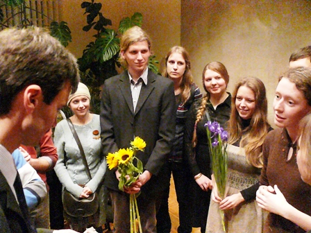  Vykintas Vaitkevičius ypač populiarus yra tarp esamų ir buvusių studentų, kurie jį sveikina su Valstybine Jono Basanavičiaus premija