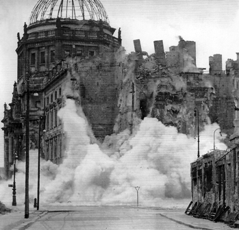 Berlynas 1950 m. Rūmų pietvakarių kampo sprogdinimas